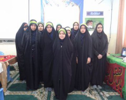 شرکت دانش آموزان در نمایشگاه عفاف و حجاب با هدف فرهنگ سازی پوشش اسلامی
